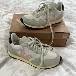 Veja sneakers, never worn!
